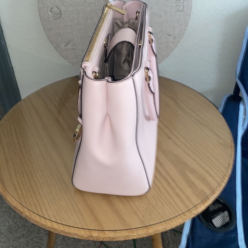 👛Pink Purse👛 MARKDOWN TODAY ONLY!!!!!